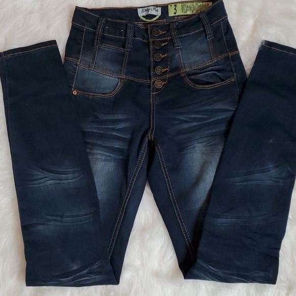 skinny jegging jeans